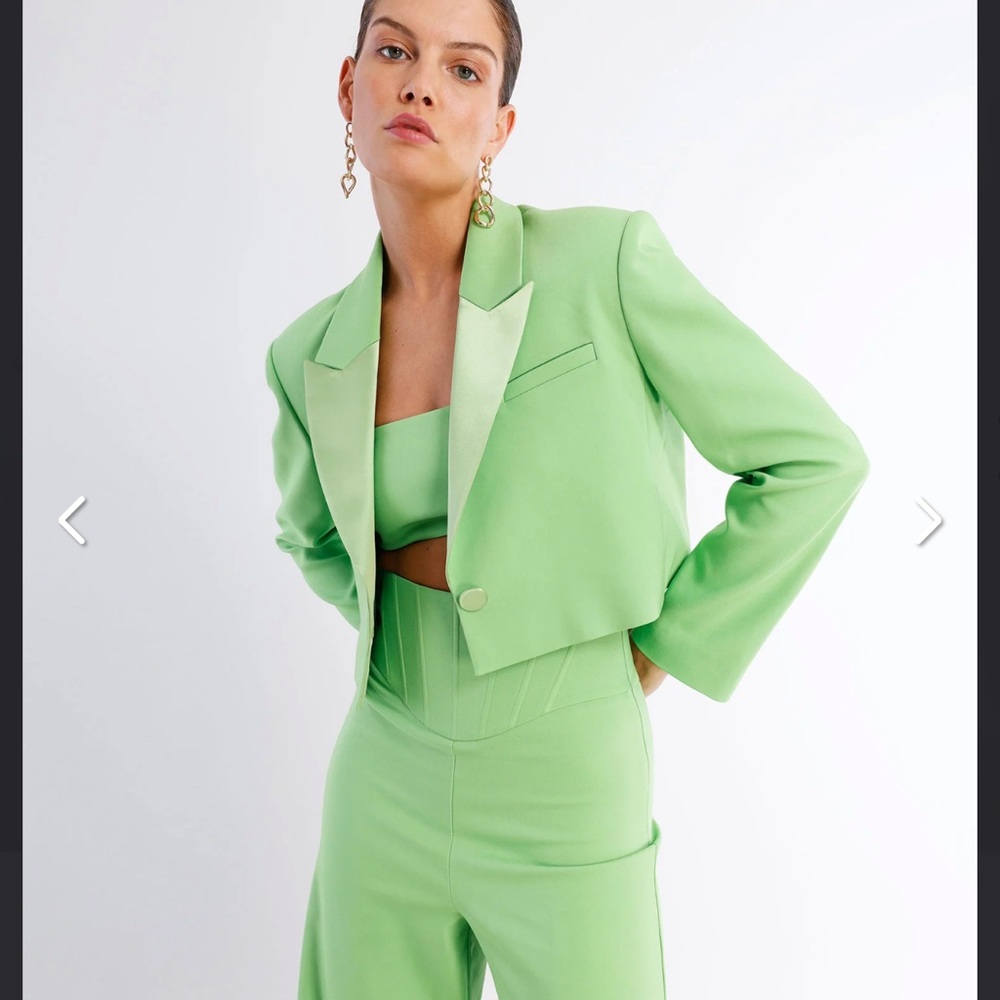 BCBG LADIES SUIT